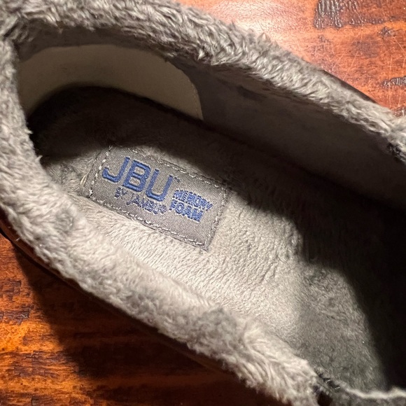 Black JBU Crimson woman’s slip on loafers in size 7.5. - Picture 7 of 7